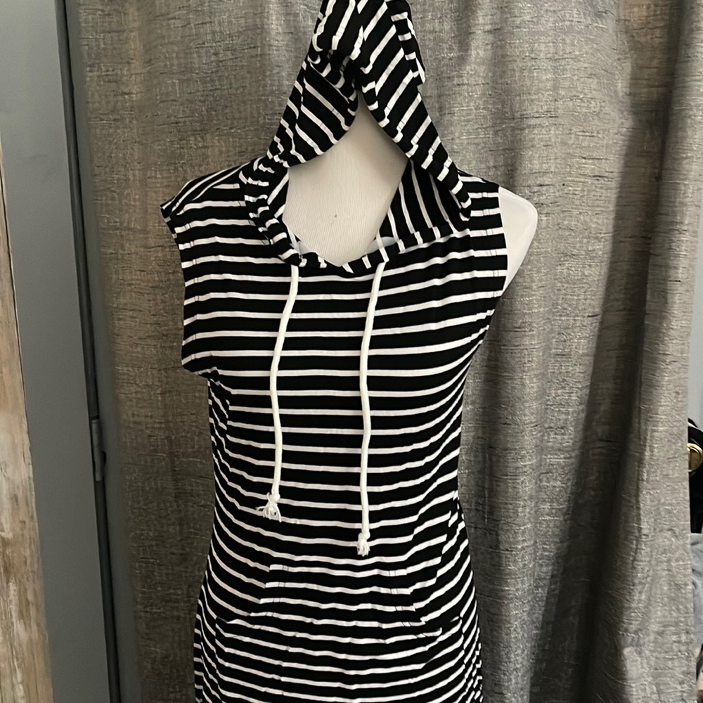 Cute little dress, size medium